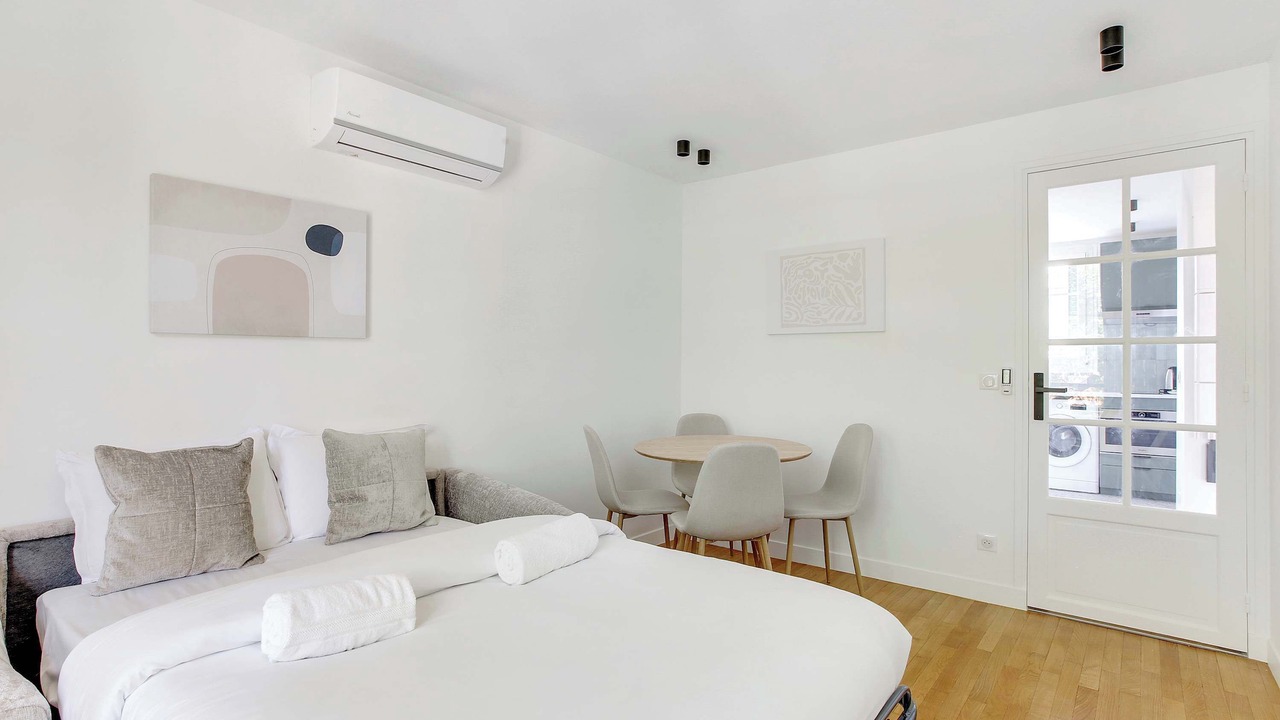 Photo of Bedroom in Saint-Ouen
