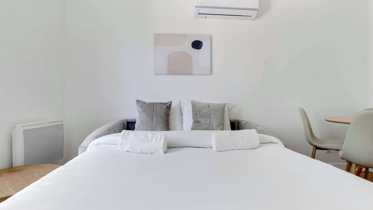 Photo of Bedroom in Saint-Ouen