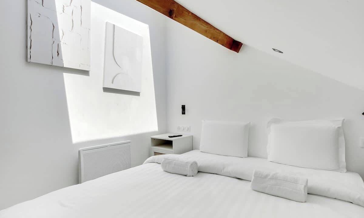Photo of Bedroom in Saint-Ouen
