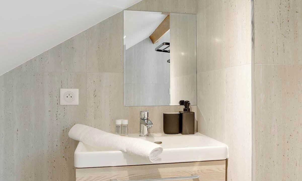 Photo of Bathroom in Saint-Ouen