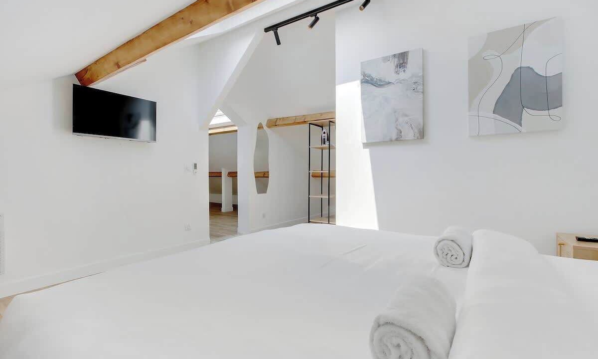 Photo of Bedroom in Saint-Ouen