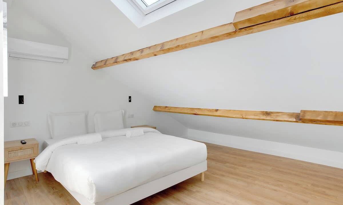 Photo of Bedroom in Saint-Ouen