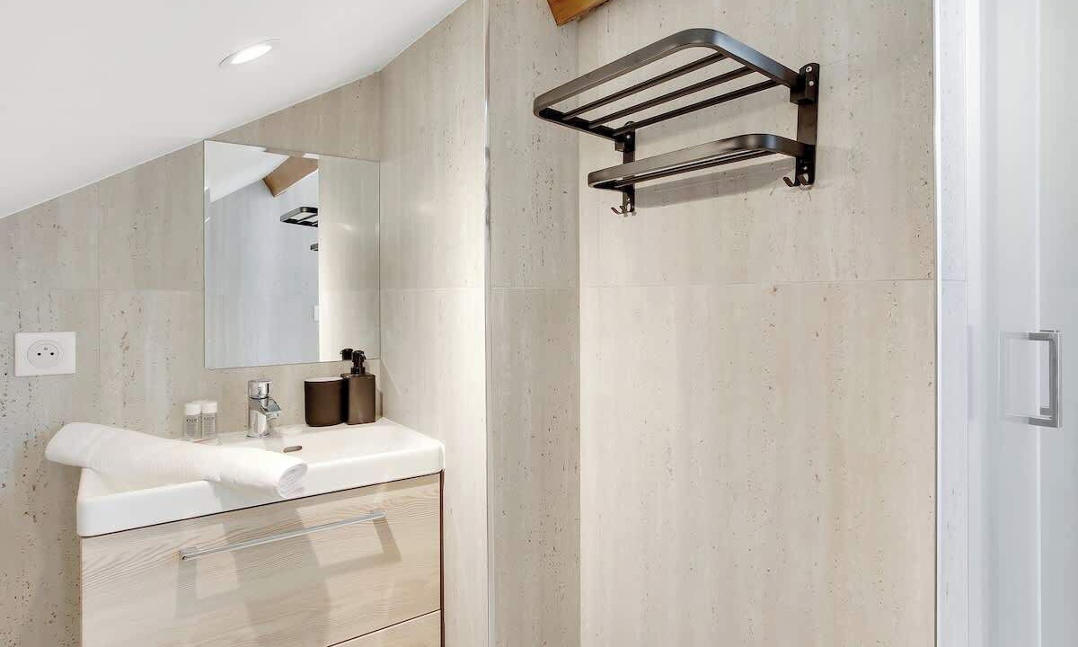 Photo of Bathroom in Saint-Ouen