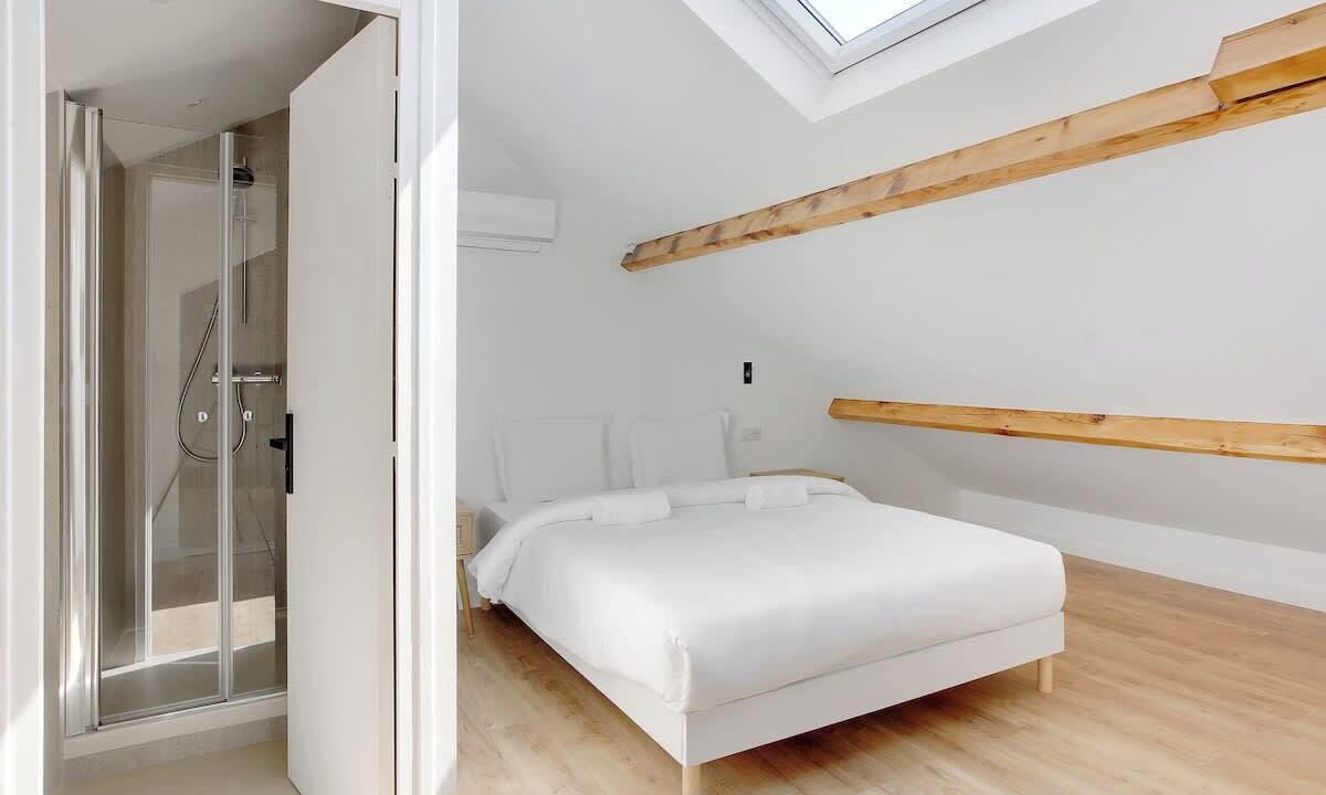 Photo of Bedroom in Saint-Ouen