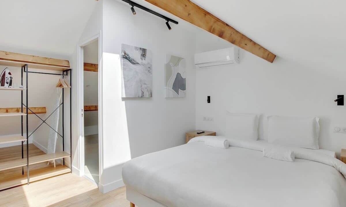 Photo of Bedroom in Saint-Ouen