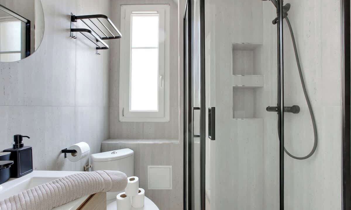 Photo of Bathroom in Saint-Ouen
