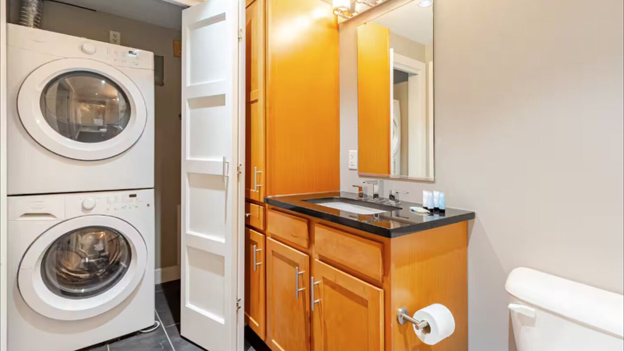 Photo of Bathroom in Mile Square