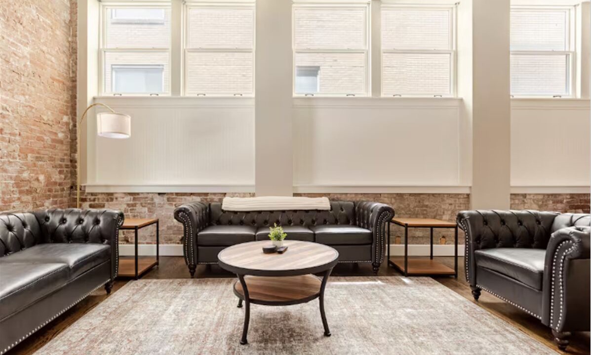 Photo of Livingroom in Mile Square
