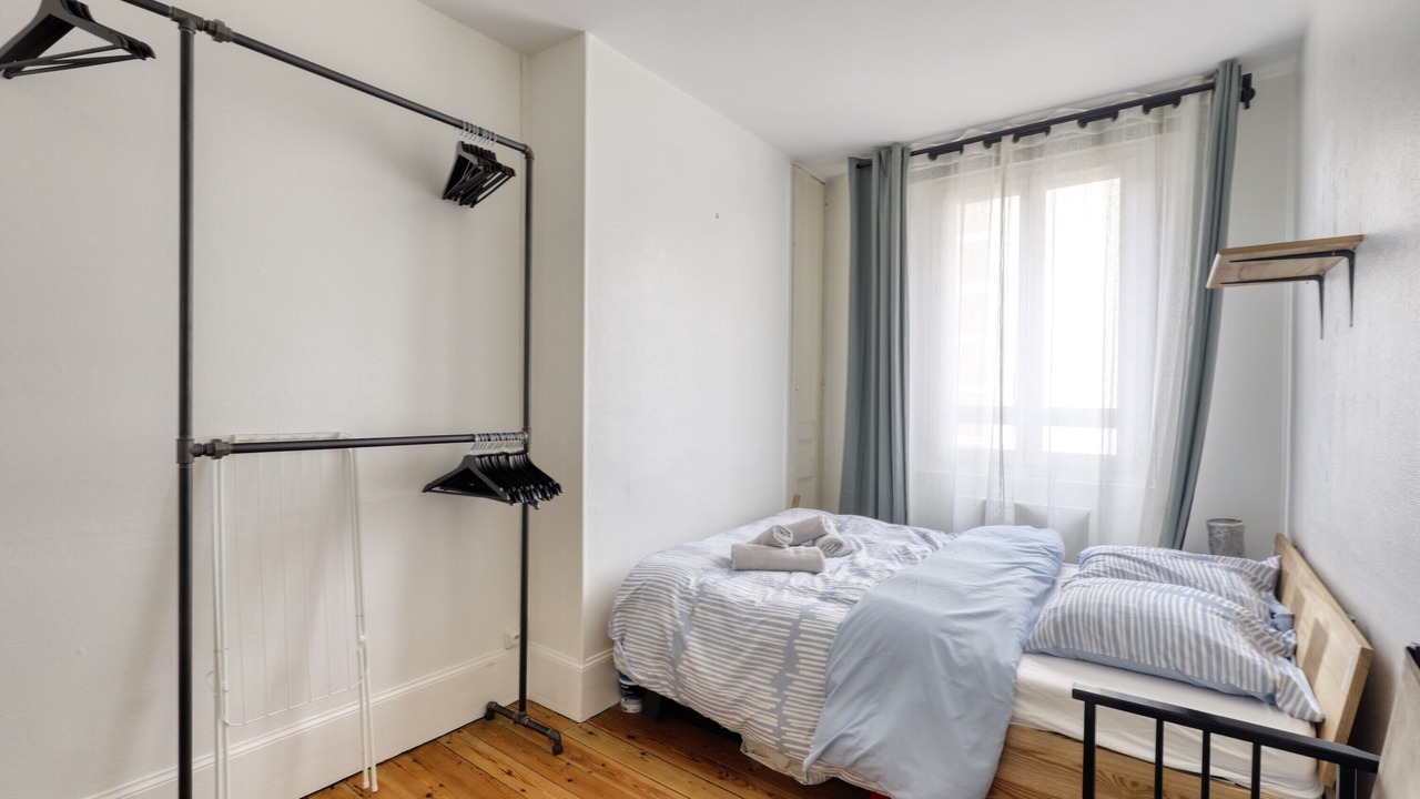 Photo of Bedroom in Anatole France Danton