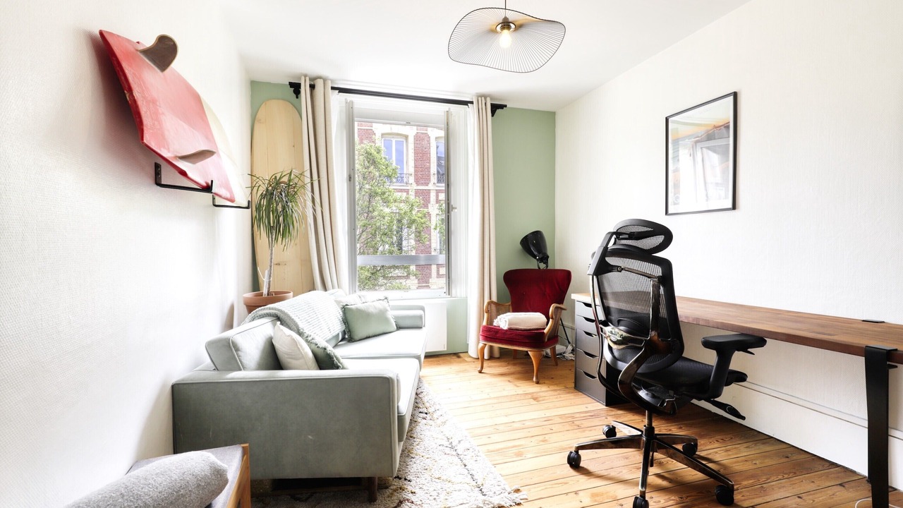 Photo of Livingroom in Anatole France Danton