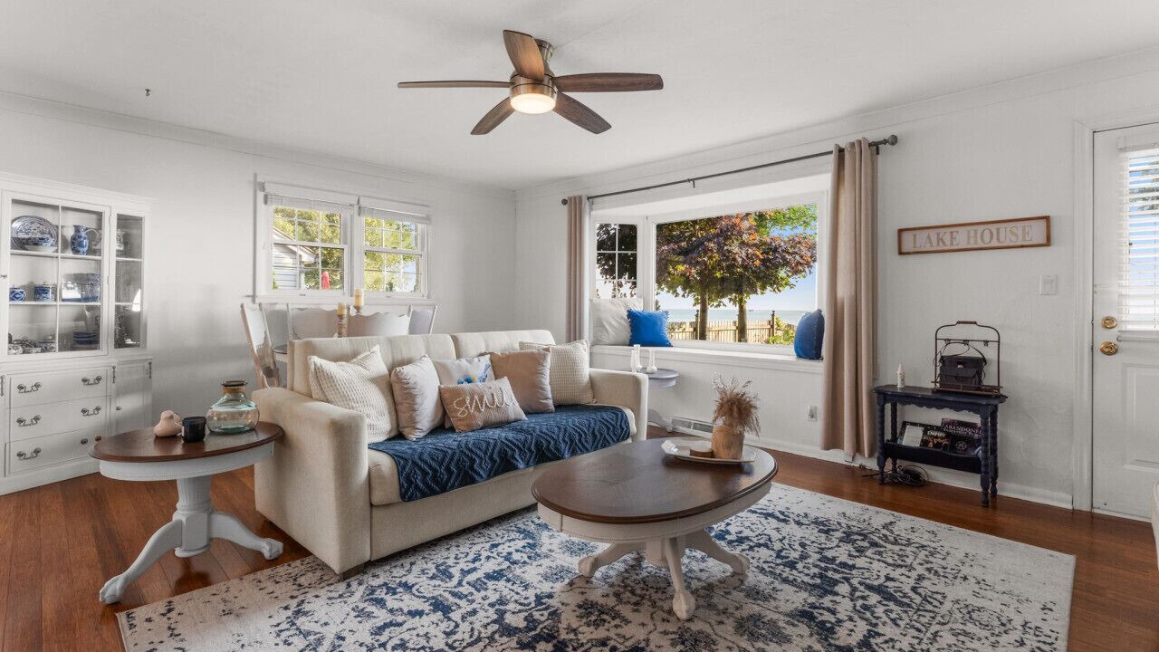 Photo of Livingroom in Leamington