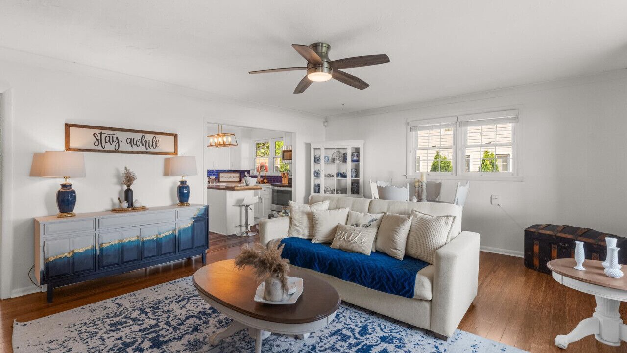 Photo of Livingroom in Leamington