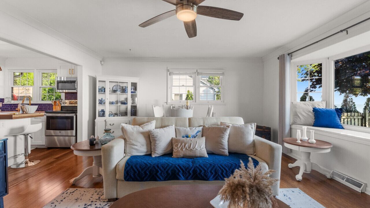 Photo of Livingroom in Leamington