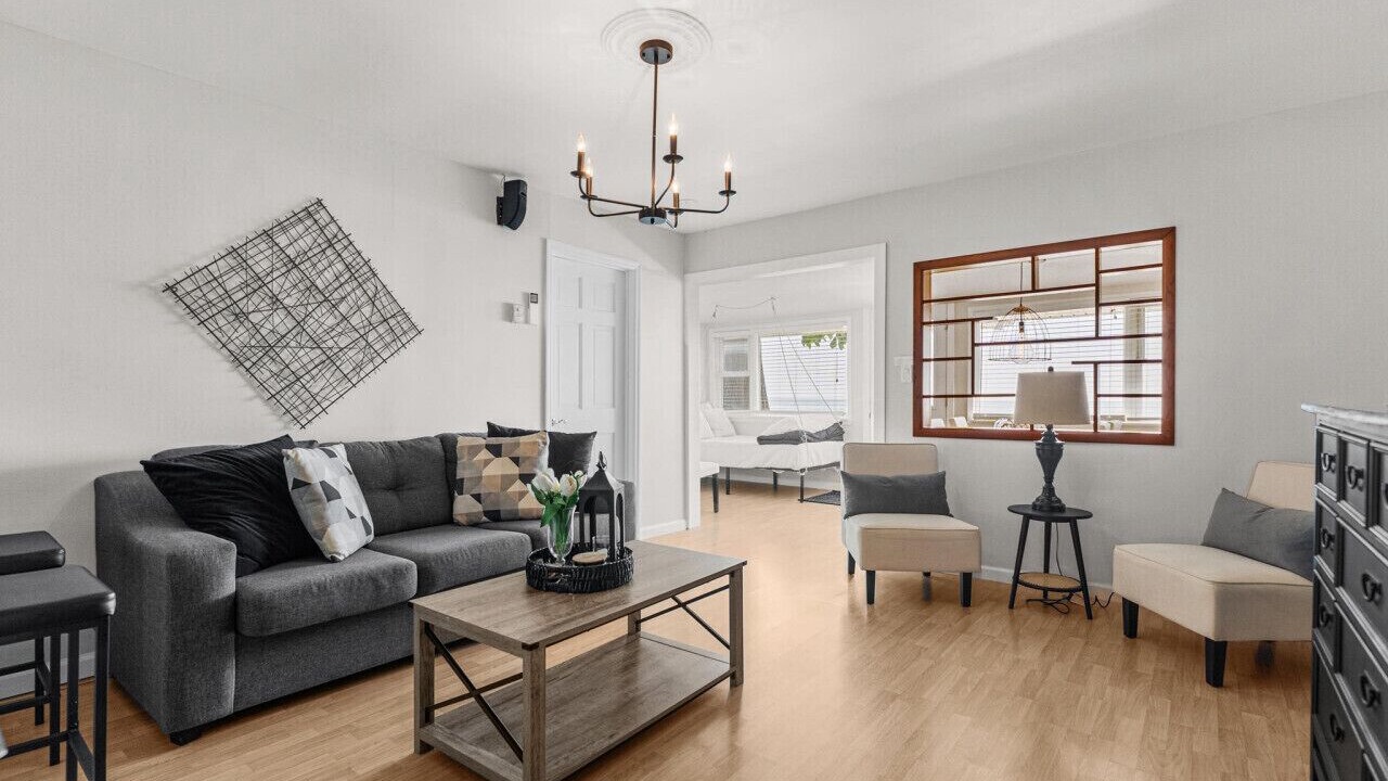 Photo of Livingroom in Leamington