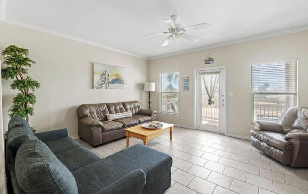 Photo of Livingroom in Corpus Christi