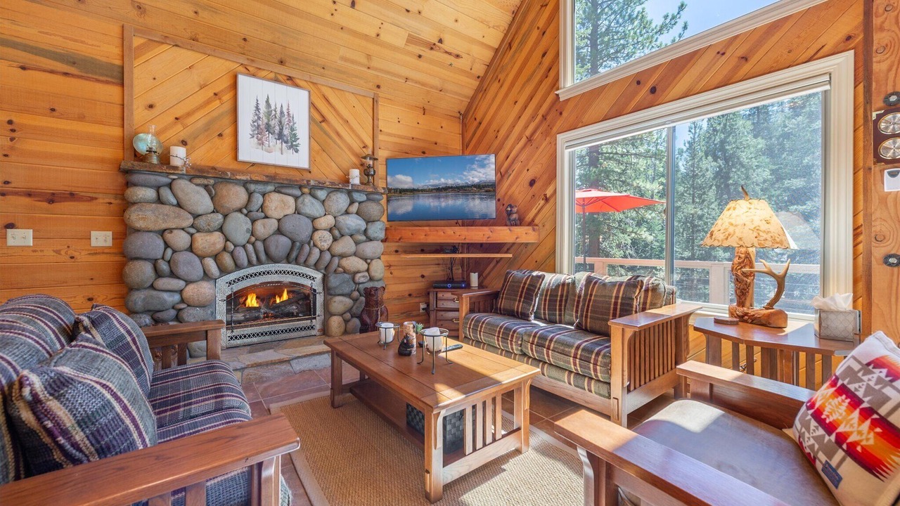 Photo of Livingroom in Kingswood Estates