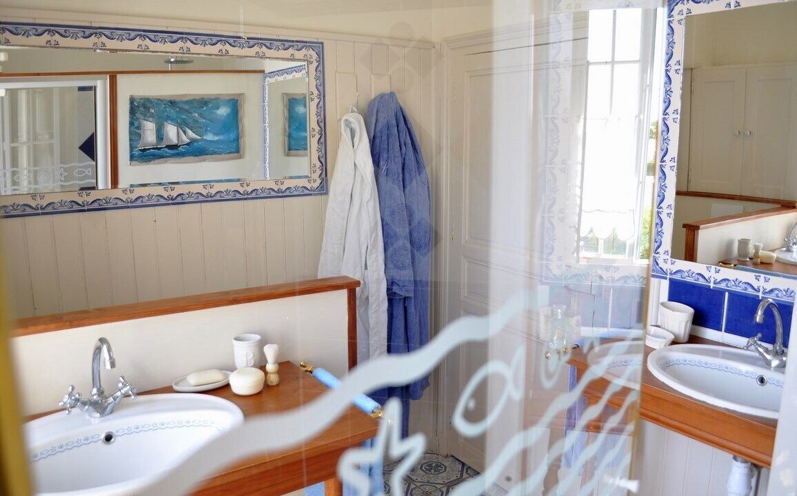 Photo of Bathroom in Longeville-sur-Mer