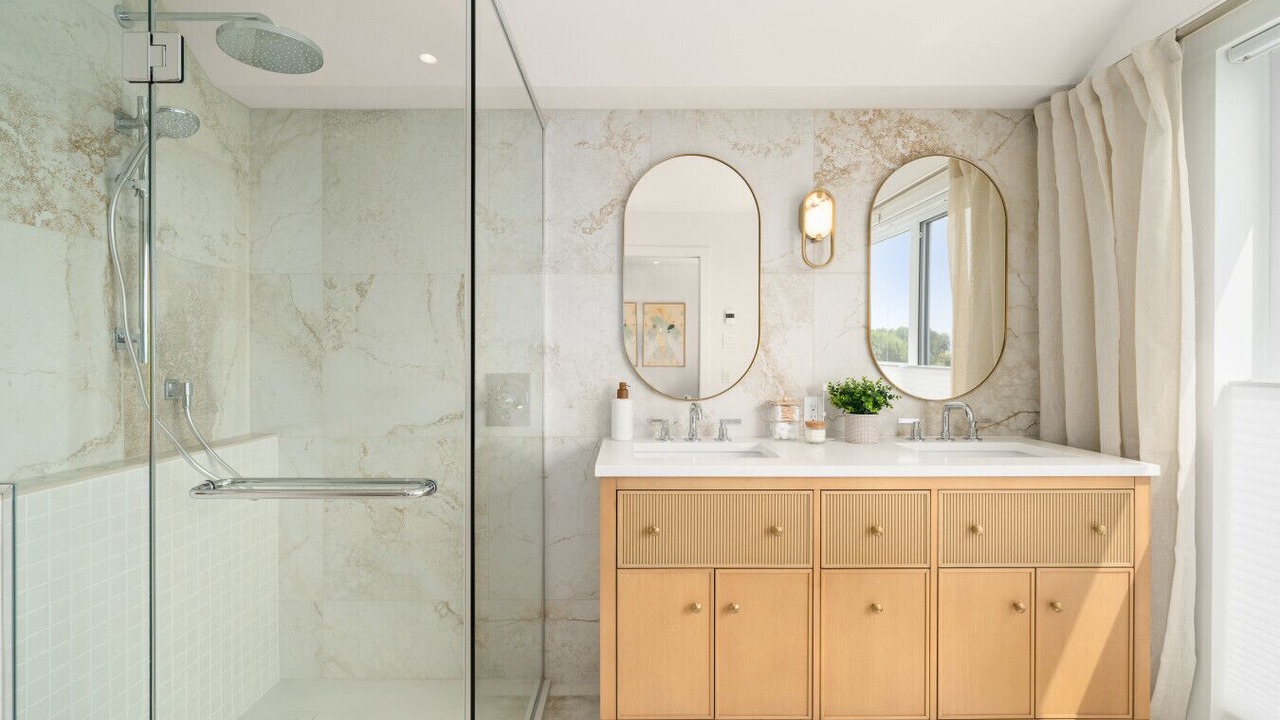 Photo of Bathroom in Petite-Riviere-Saint-Francois