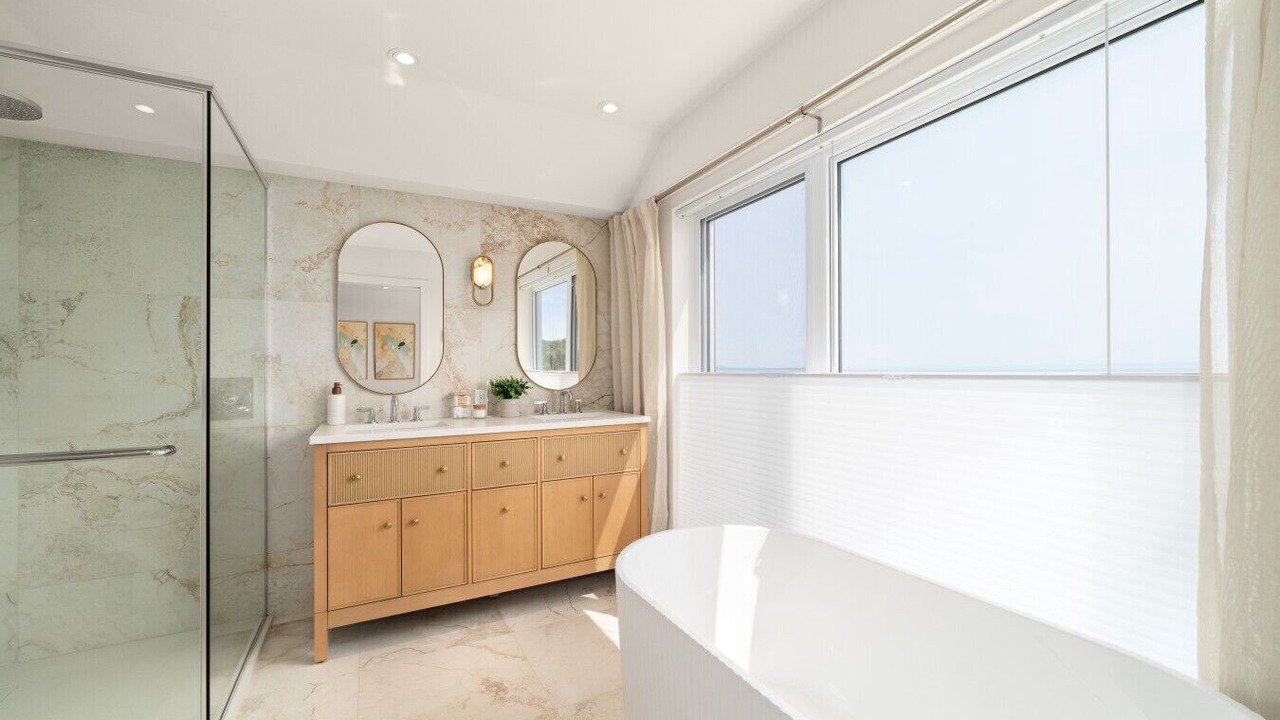 Photo of Bathroom in Petite-Riviere-Saint-Francois