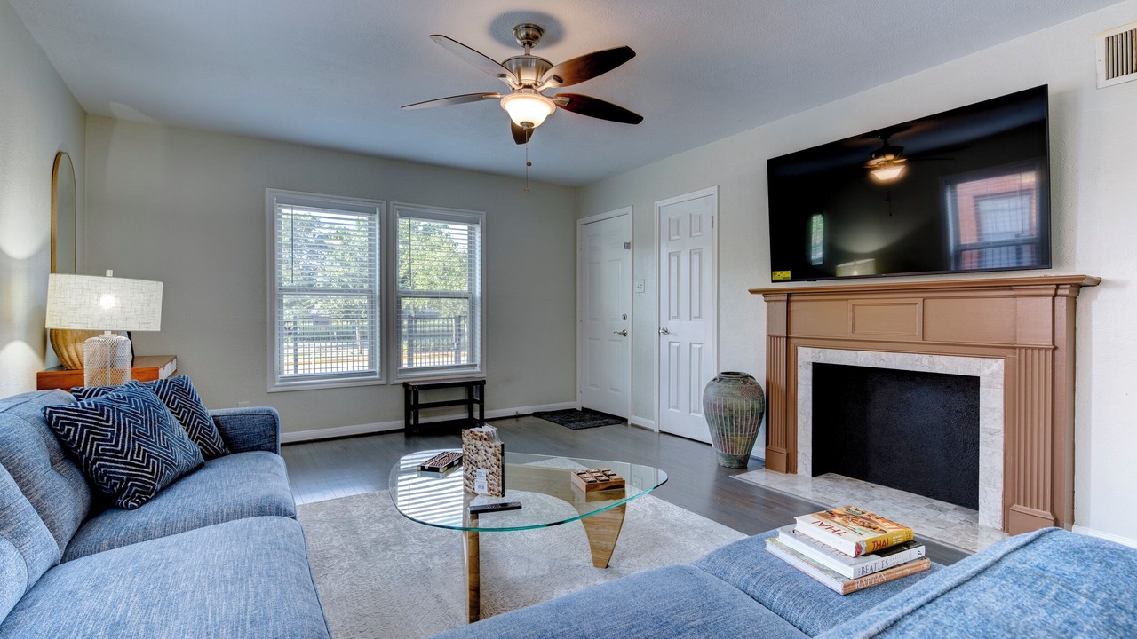 Photo of Livingroom in MacGregor