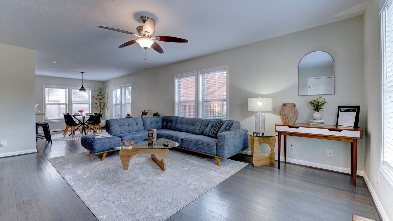 Photo of Livingroom in MacGregor