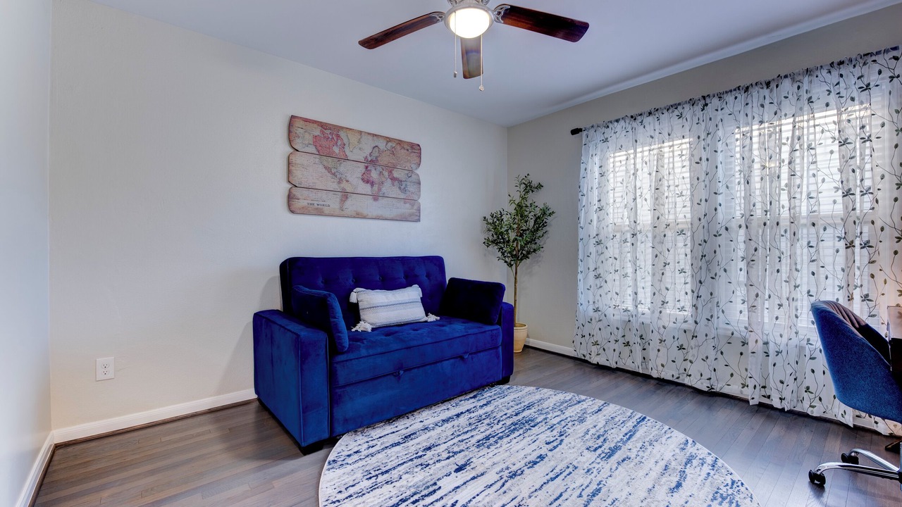 Photo of Livingroom in MacGregor