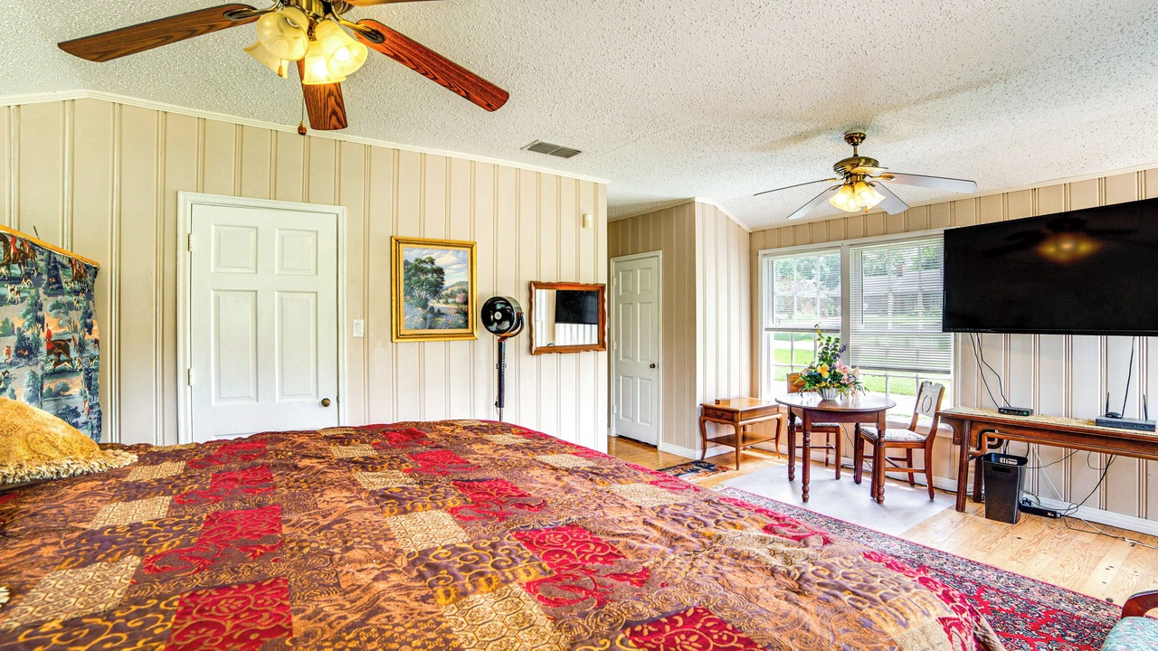 Photo of Bedroom in Flint