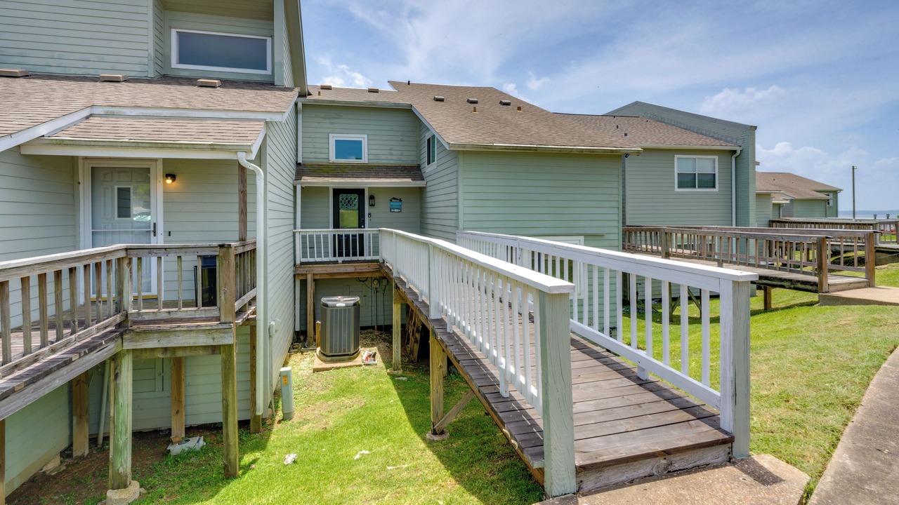 Photo of Patio Balcony in West Livingston