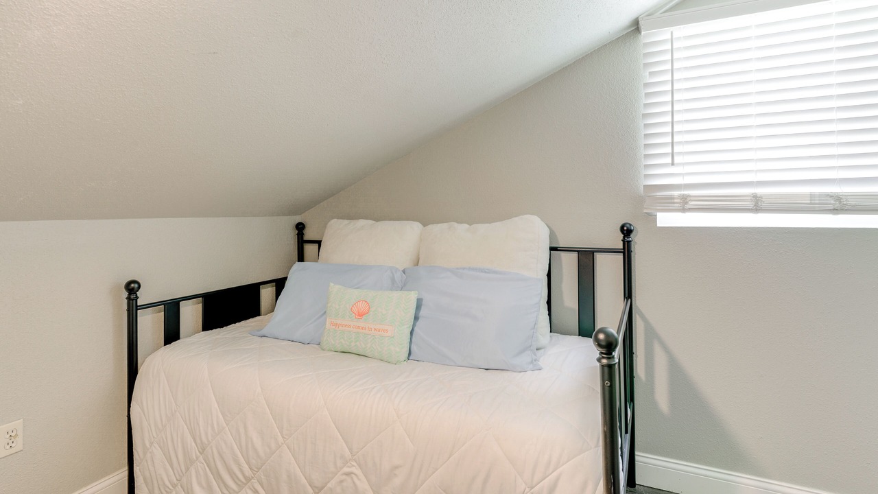 Photo of Bedroom in West Livingston