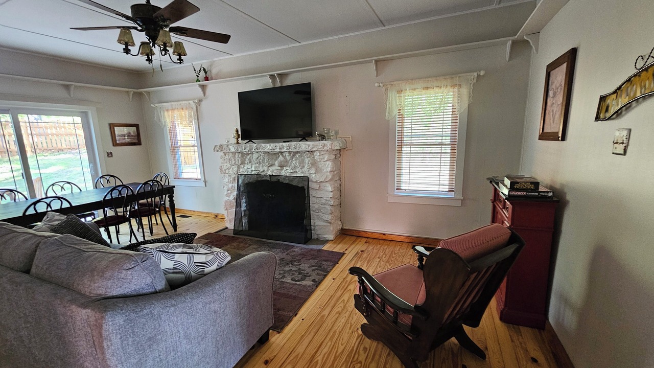Photo of Livingroom in Grubville