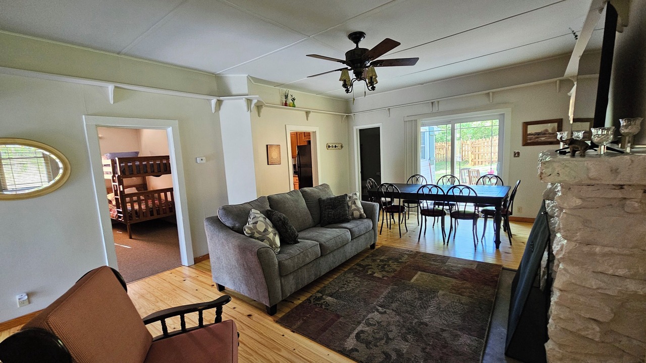 Photo of Livingroom in Grubville