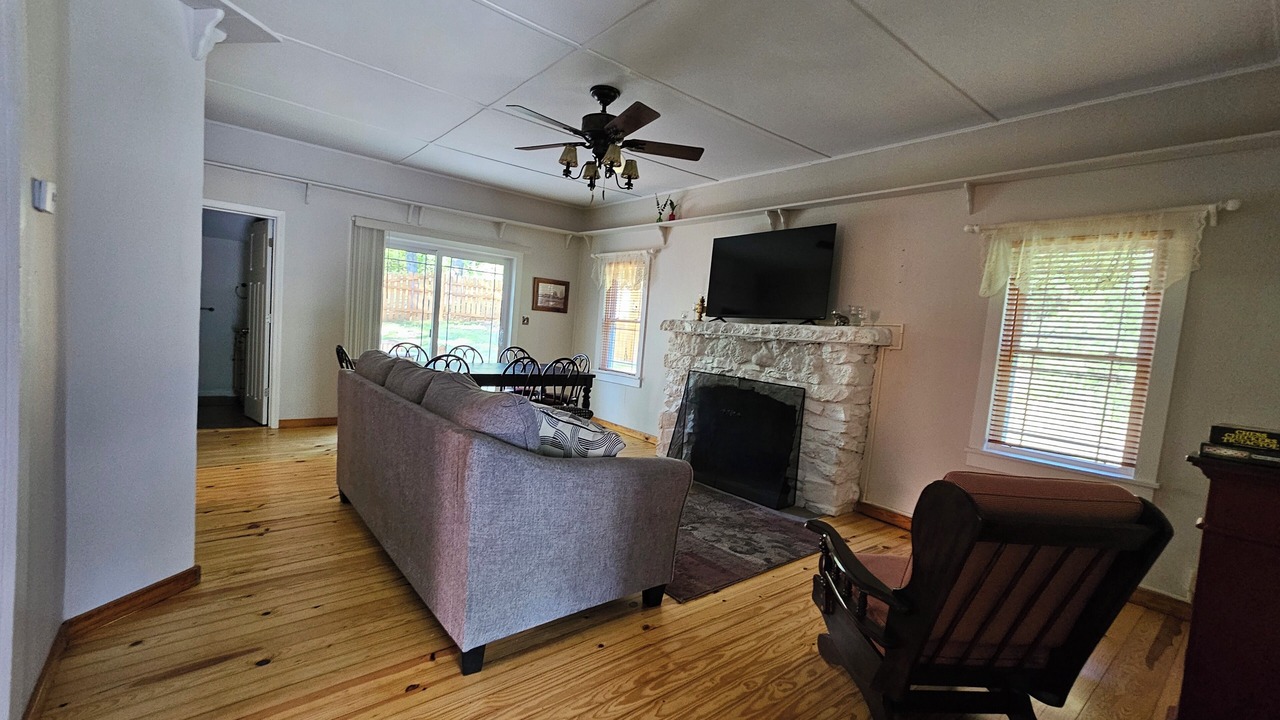Photo of Livingroom in Grubville