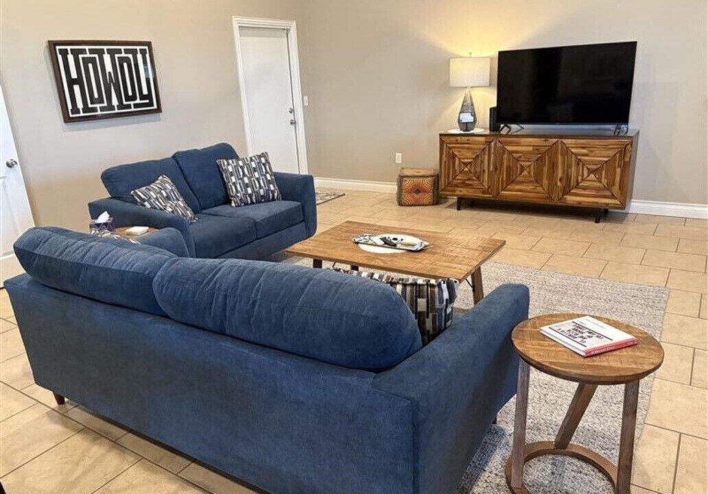Photo of Livingroom in Plainview