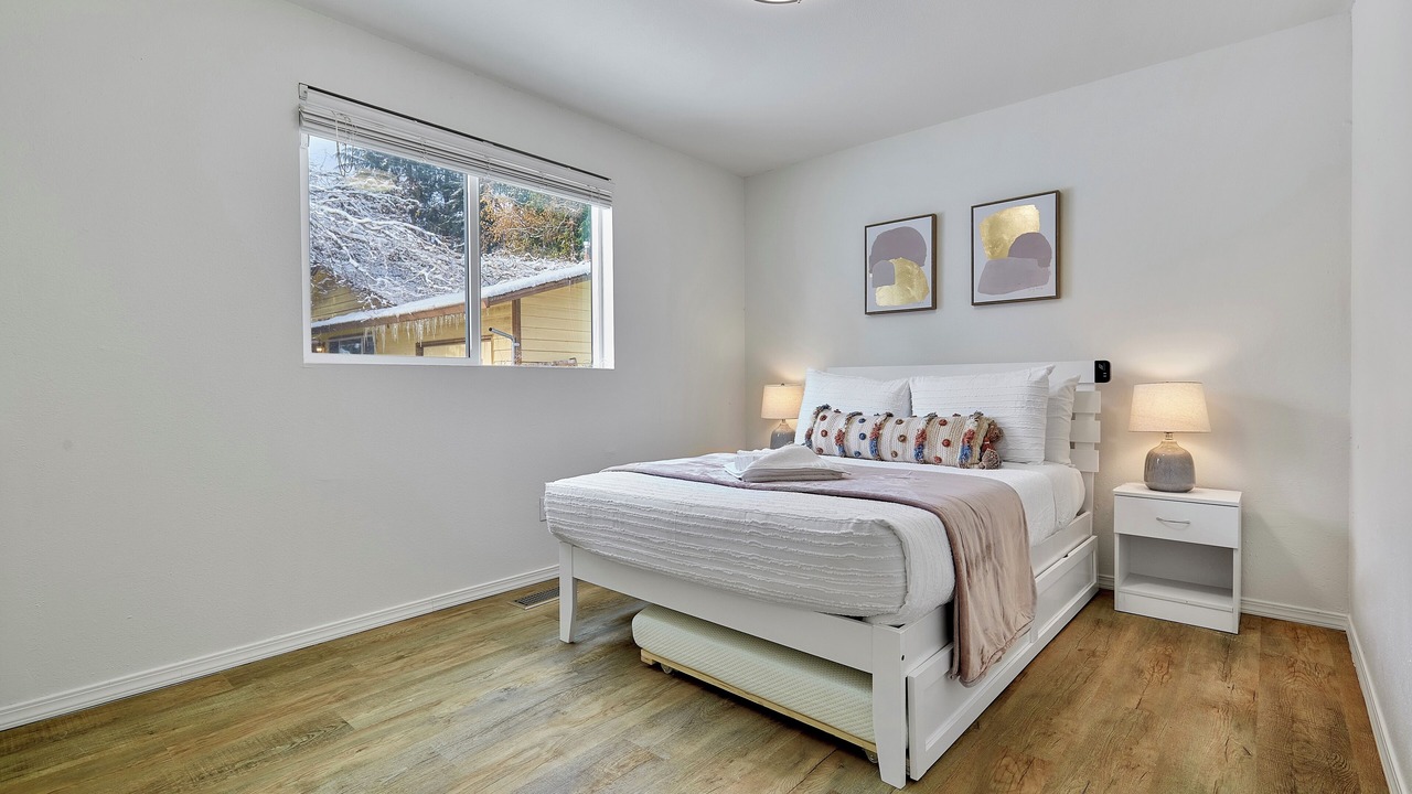 Photo of Bedroom in Alderwood Manor