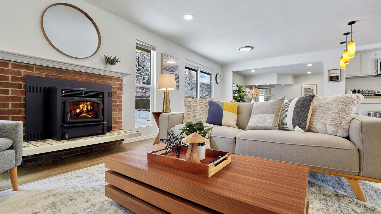 Photo of Livingroom in Alderwood Manor