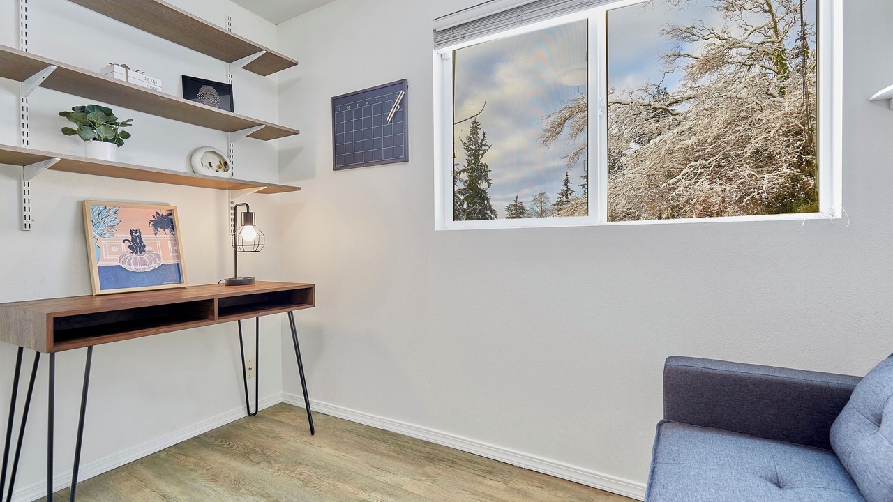 Photo of Livingroom in Alderwood Manor