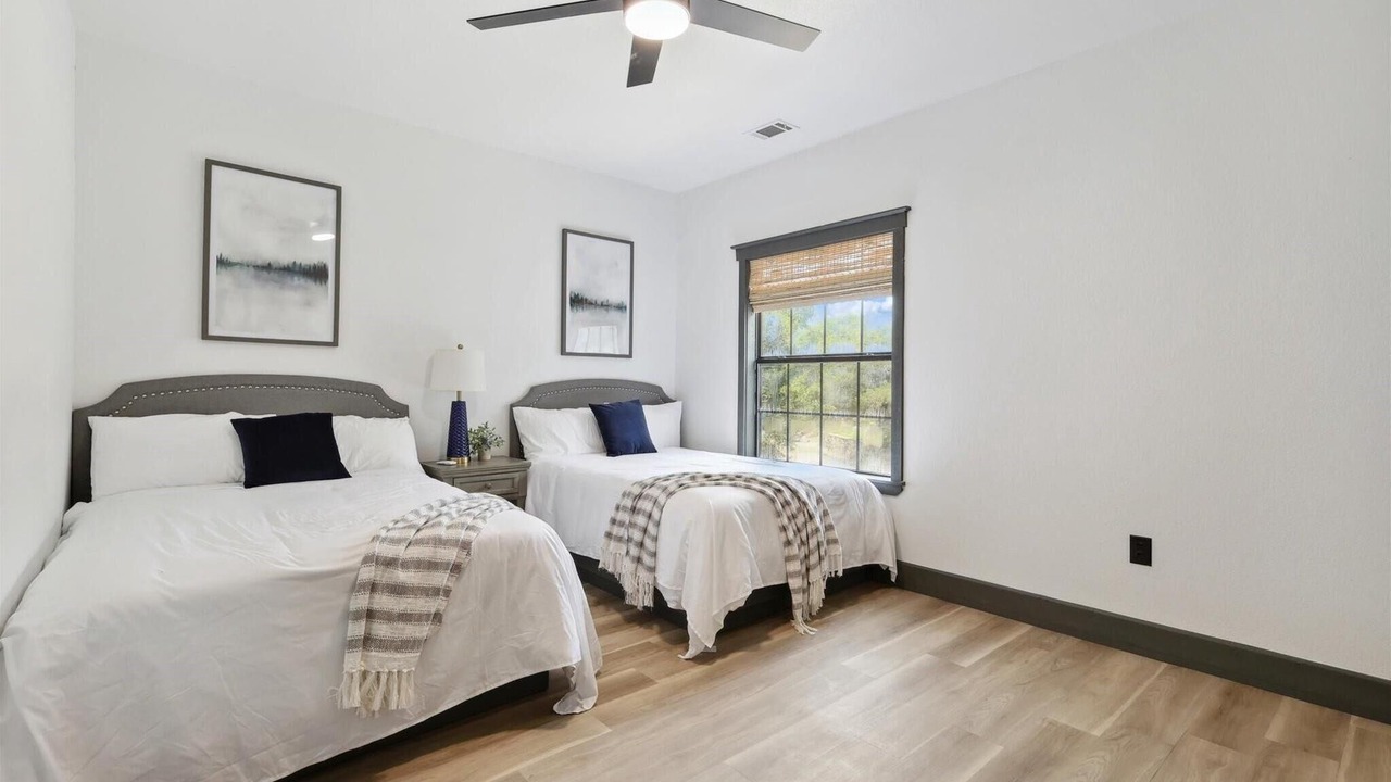 Photo of Bedroom in Graford