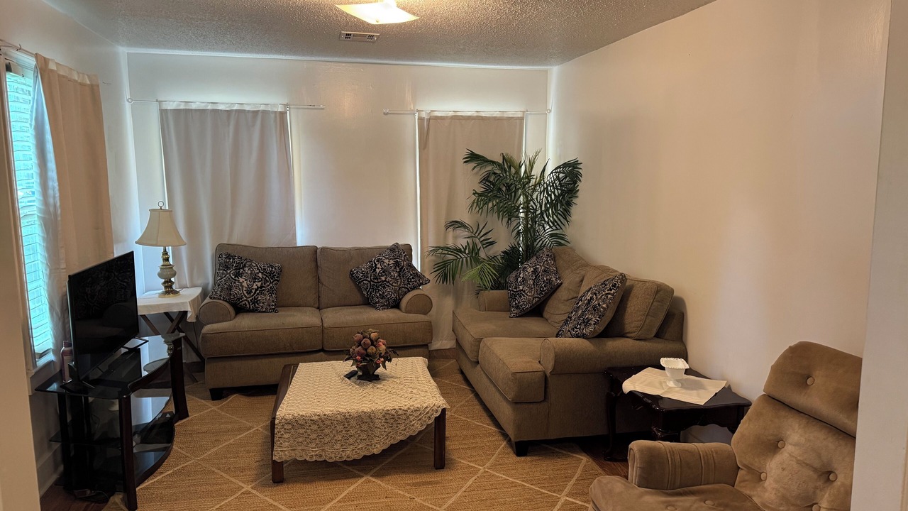 Photo of Livingroom in Cleveland