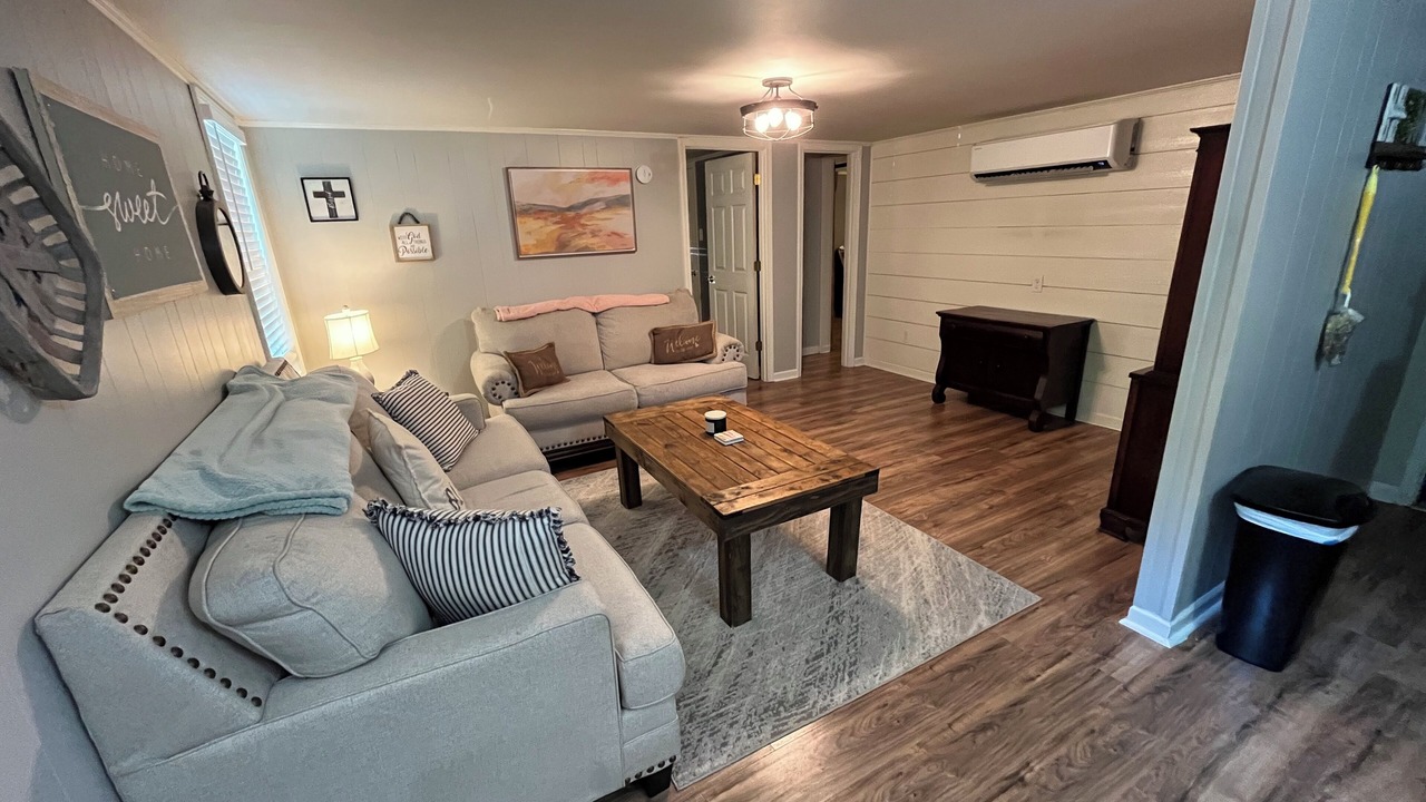 Photo of Livingroom in Mason