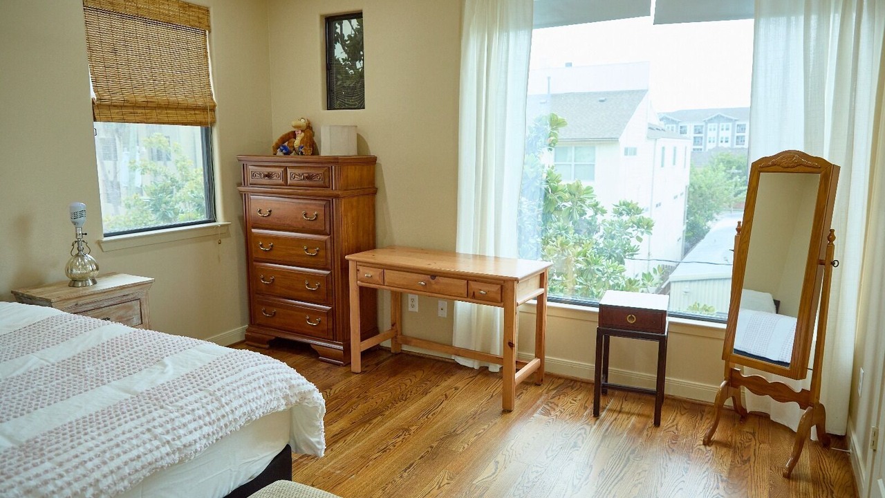 Photo of Bedroom in Washington Ave./ Memorial Park