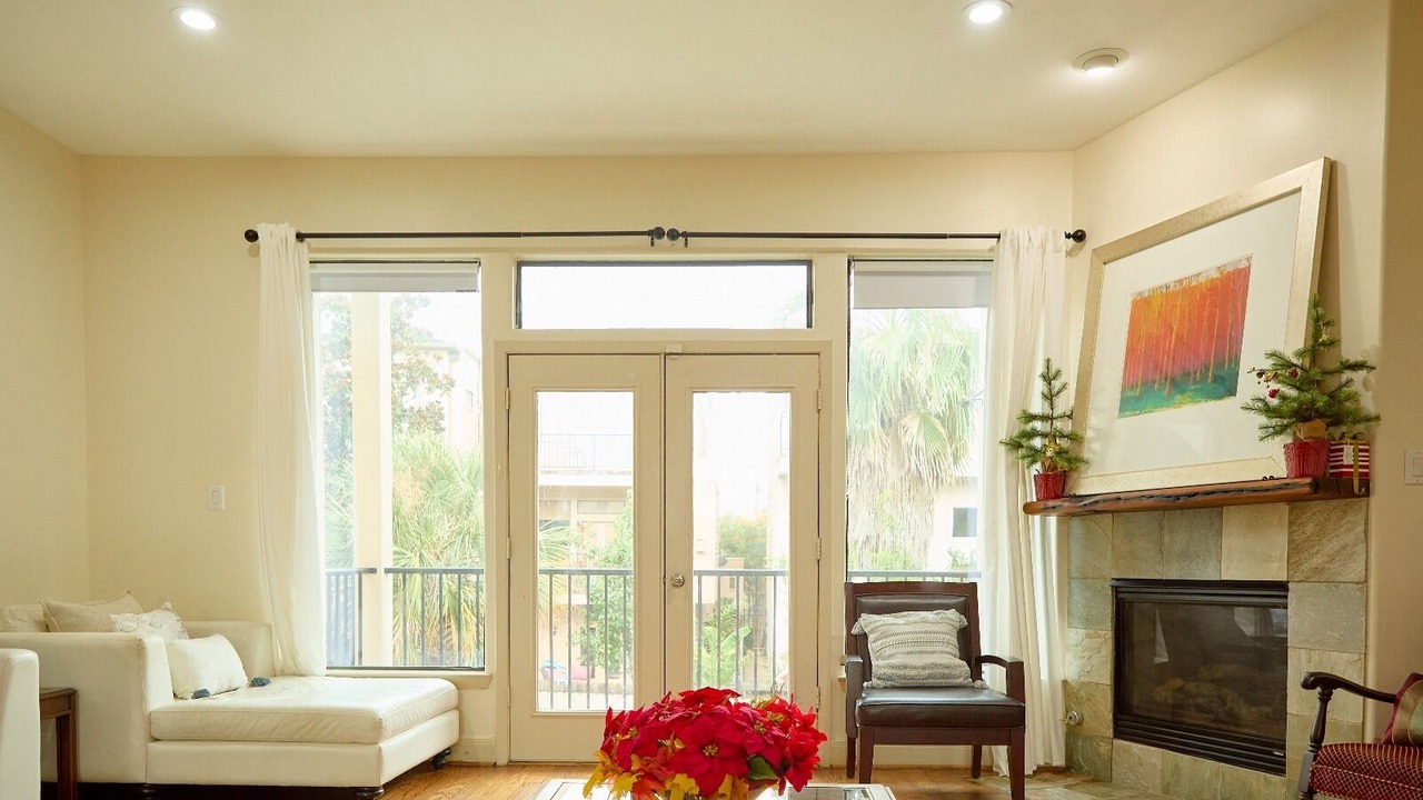Photo of Livingroom in Washington Ave./ Memorial Park