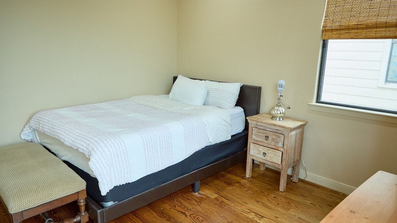 Photo of Bedroom in Washington Ave./ Memorial Park