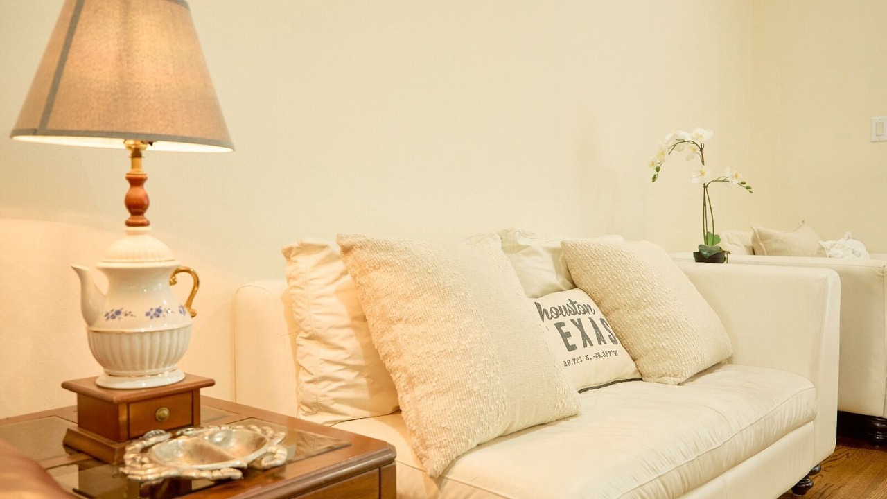Photo of Livingroom in Washington Ave./ Memorial Park