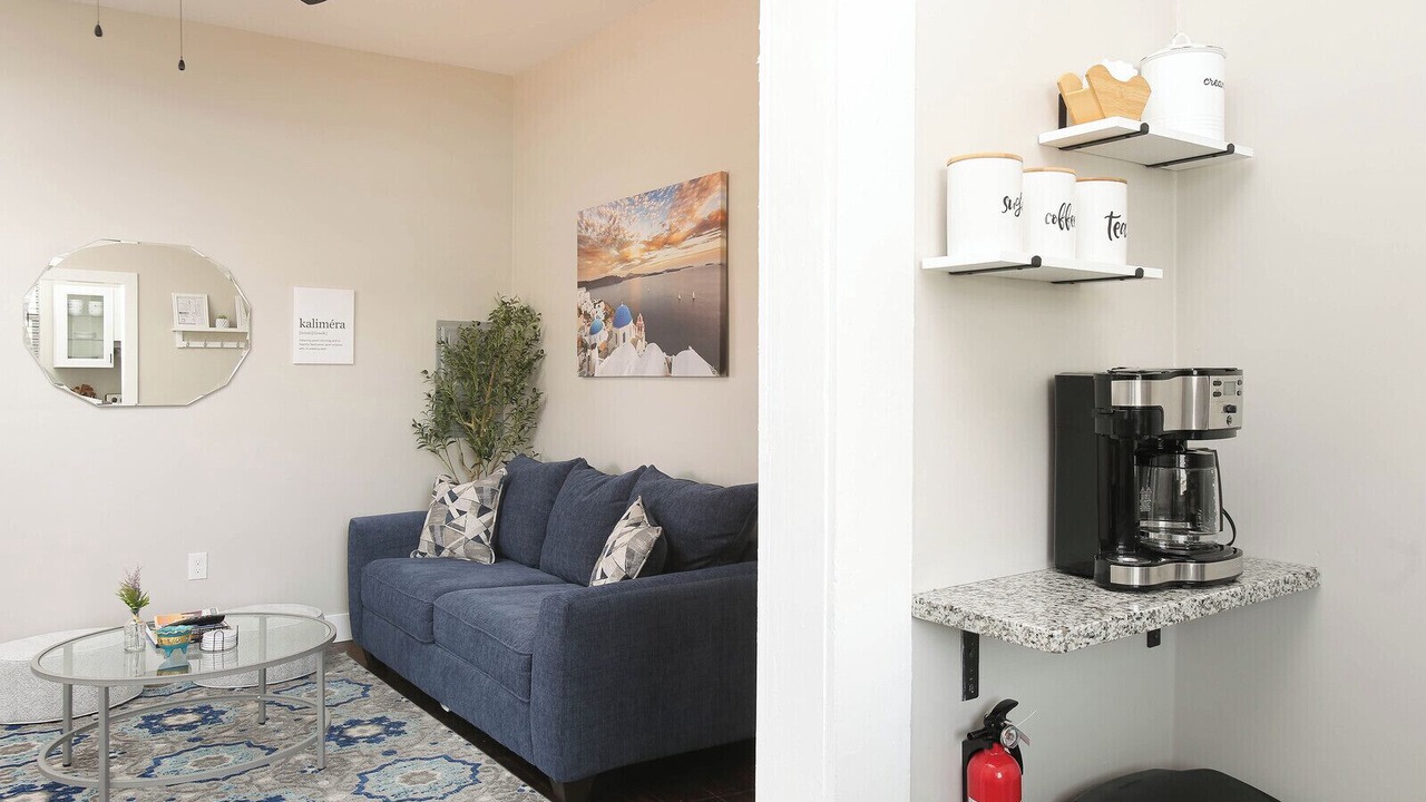 Photo of Livingroom in Government Hill