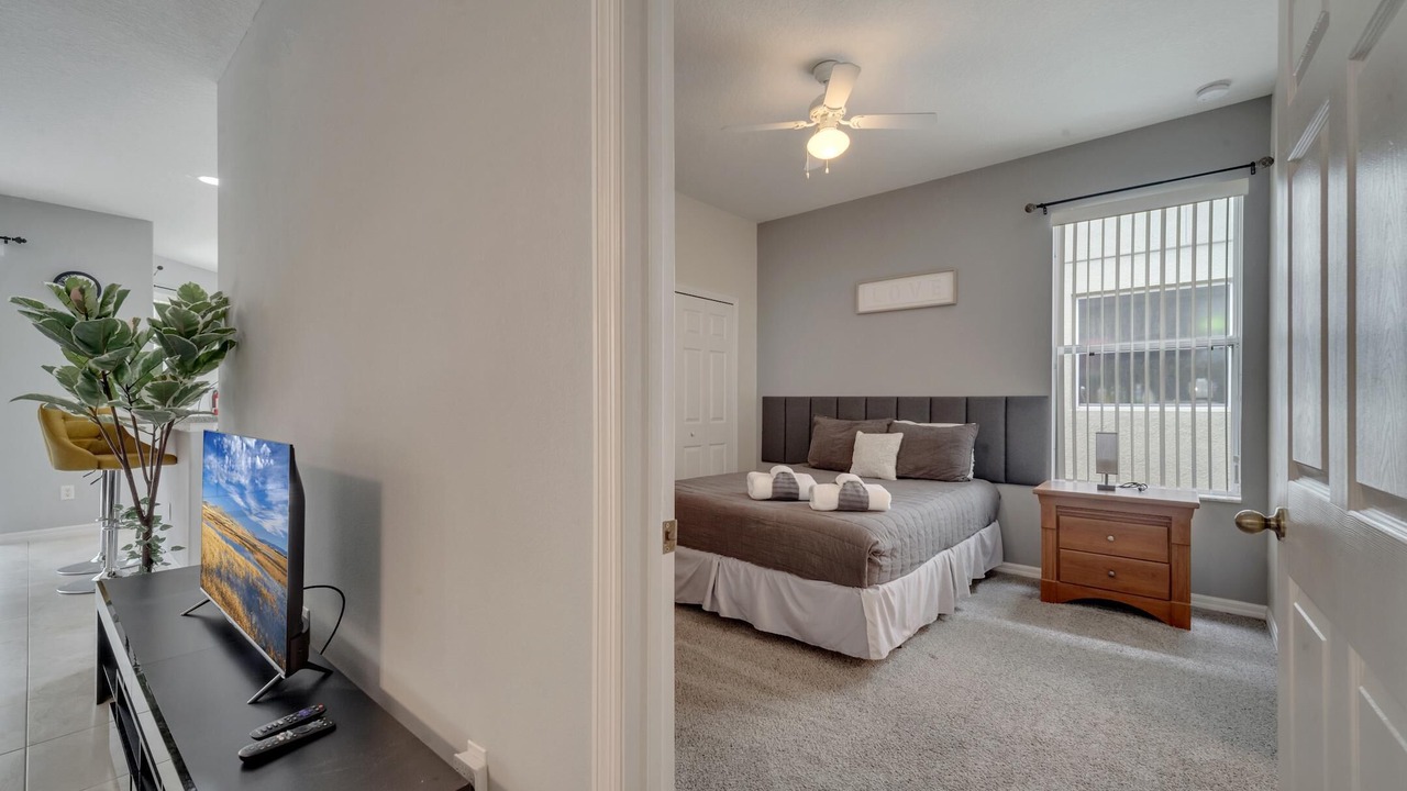Photo of Bedroom in Crystal Cove