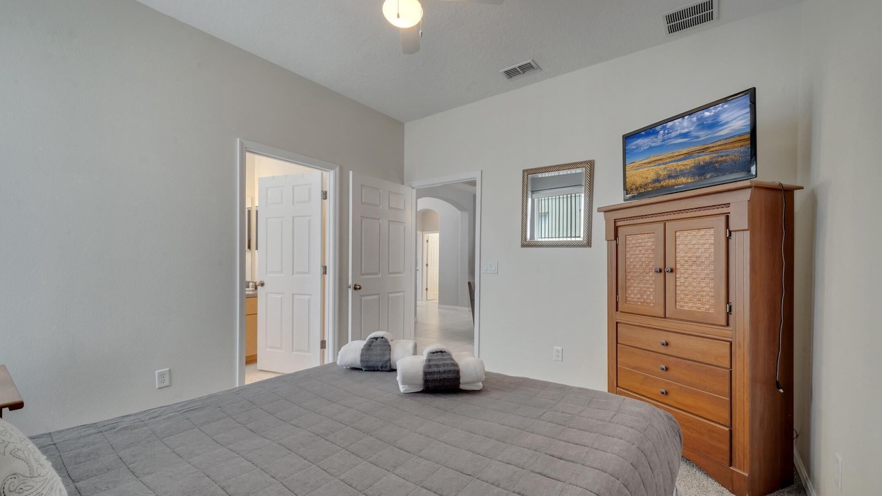 Photo of Bedroom in Crystal Cove