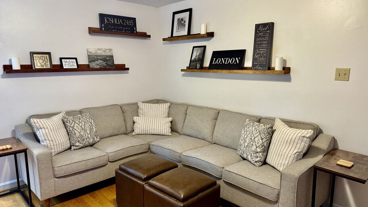 Photo of Bedroom in Oak Ridge