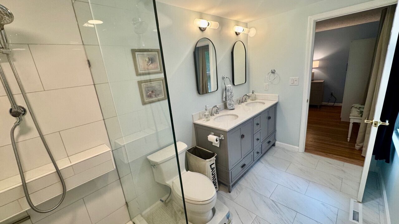 Photo of Bathroom in Oak Ridge