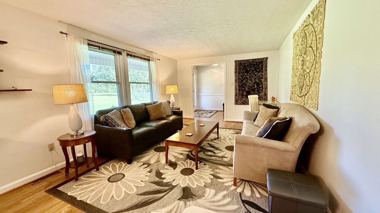 Photo of Bedroom in Oak Ridge