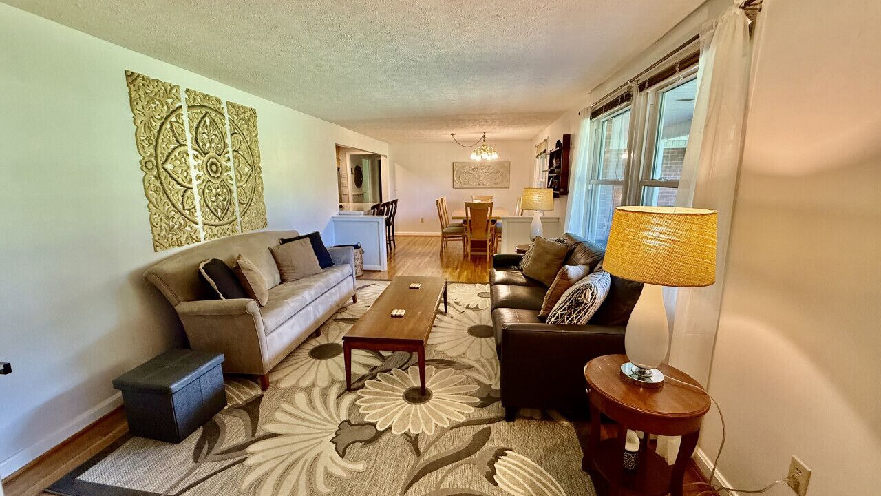 Photo of Bedroom in Oak Ridge